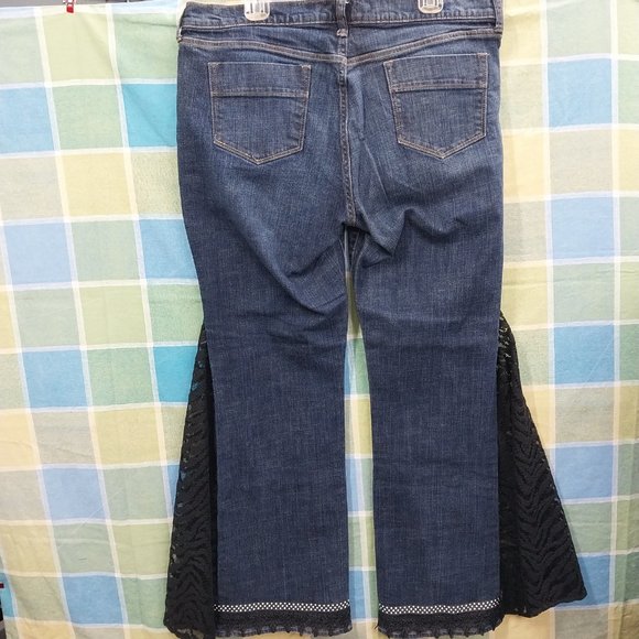 2531 Jeaniemade Size 16 Old Navy Sweetheart Stretch Upcycled Bell-Bottoms - Picture 5 of 5